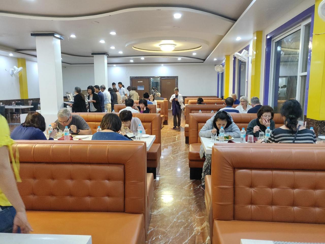 Bodhgaya Seven Inn Hotel N Restaurant Esterno foto