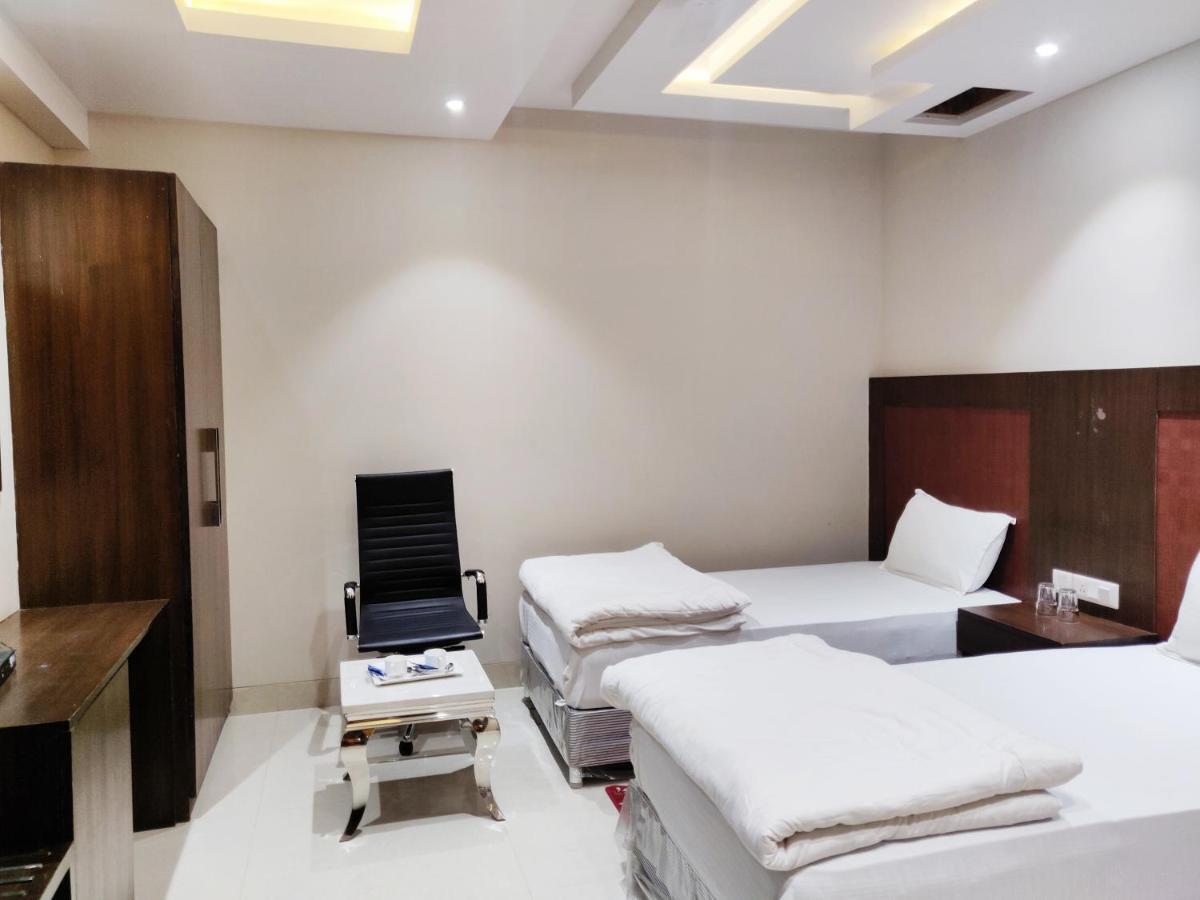 Bodhgaya Seven Inn Hotel N Restaurant Esterno foto