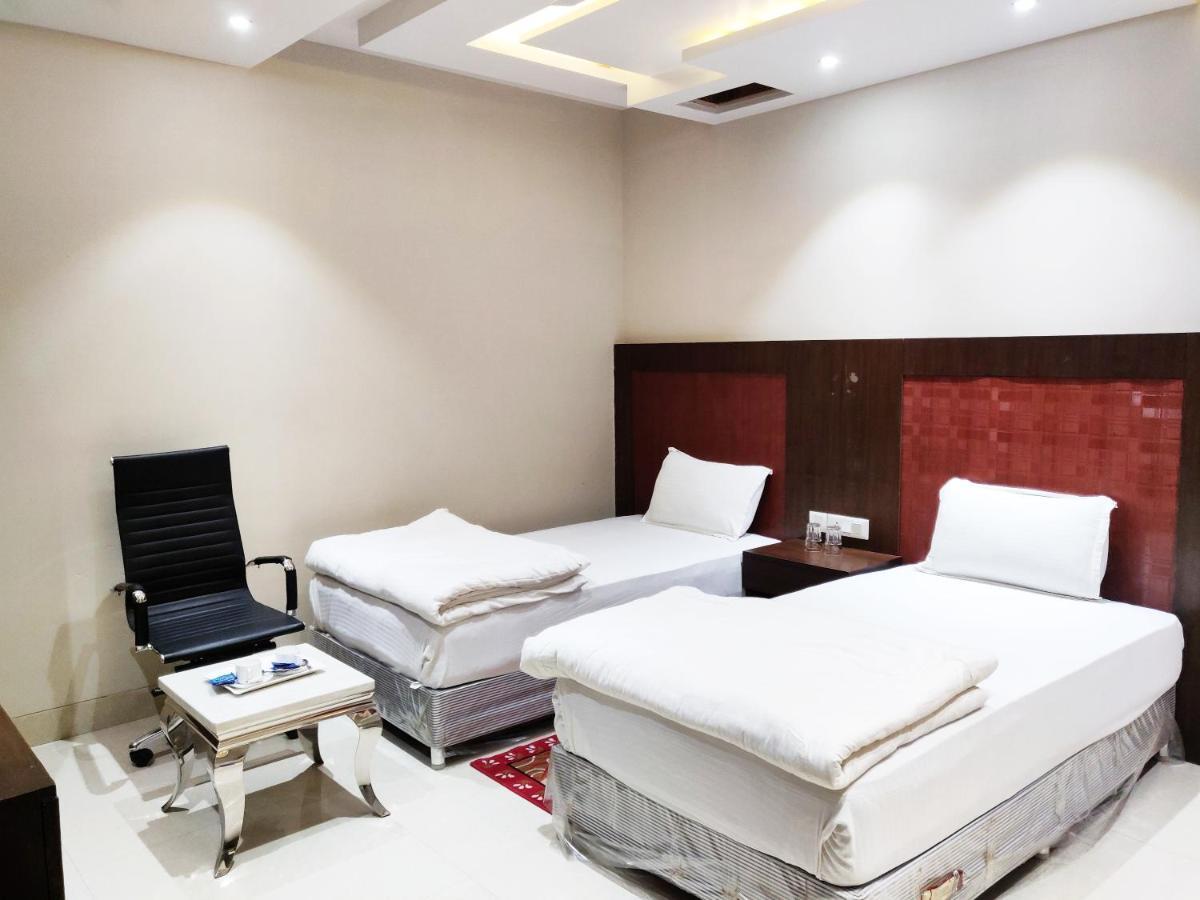 Bodhgaya Seven Inn Hotel N Restaurant Esterno foto